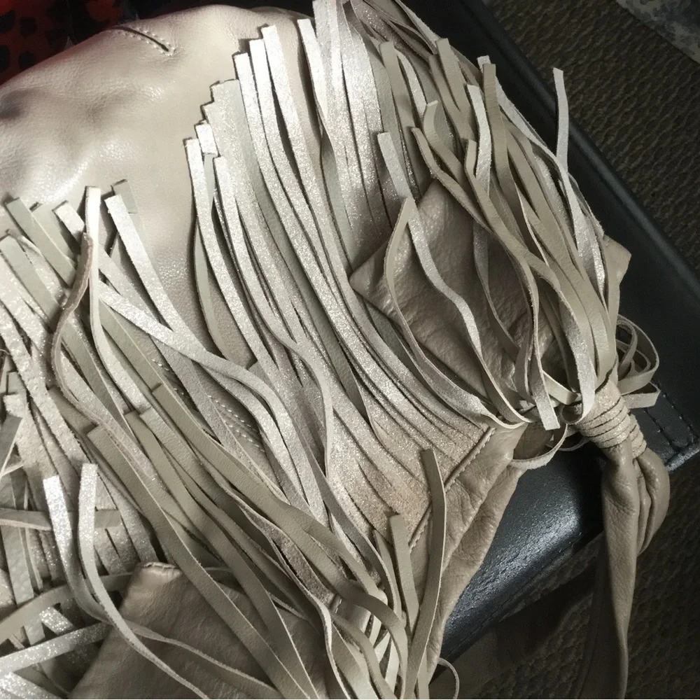 B Markowsky taupe fringed leather bag - Picture 5 of 9